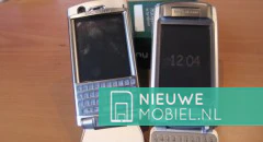 De Sony Ericsson P990i met doos in voor review