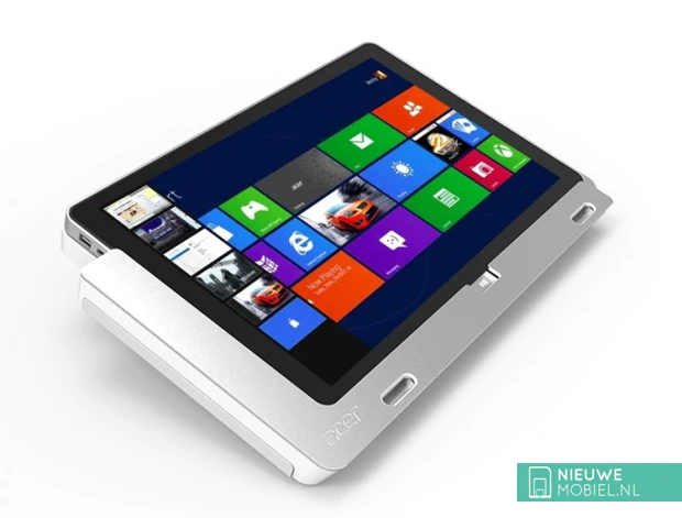 Acer Iconia W700 with dock/cradle