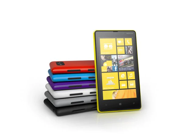 Nokia brengt Lumia 820 met verwisselbare covers