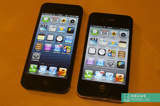 iPhone 5 next to iPhone 4S