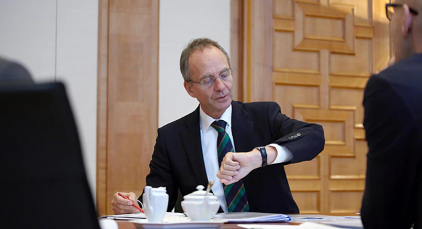 Minister kamp ez