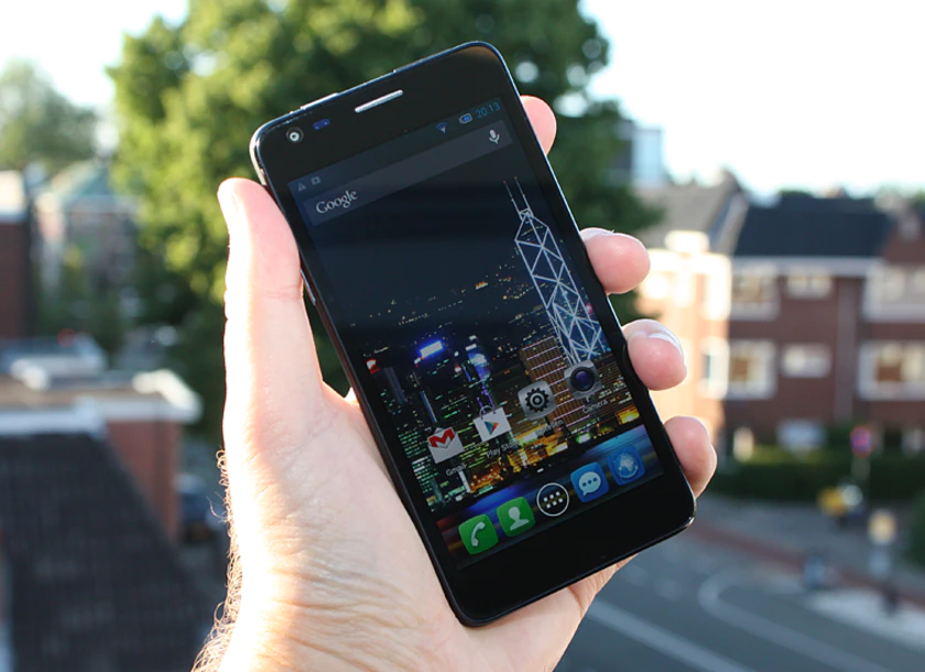 Alcatel One Touch Idol Ultra In Hand