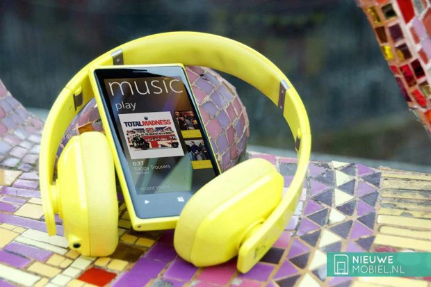 Nokia Lumia 920 yellow