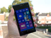Nokia lumia 925 in hand