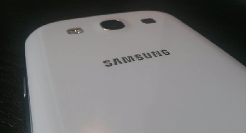 Samsung cutout