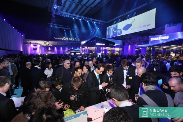 Samsung Galaxy S III unpacked