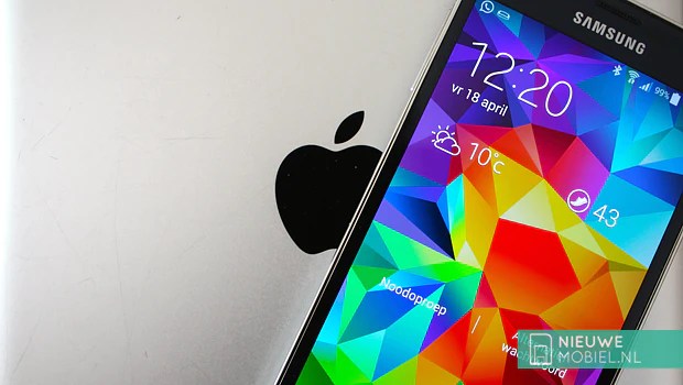 Apple vs Samsung Galaxy S5 Apple vs Samsung Galaxy S5