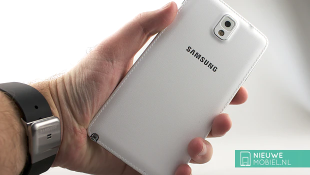 Samsung Galaxy Note 3 in hands