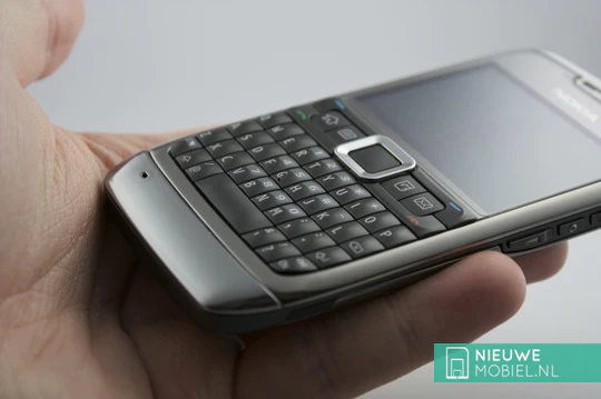 Nokia E71