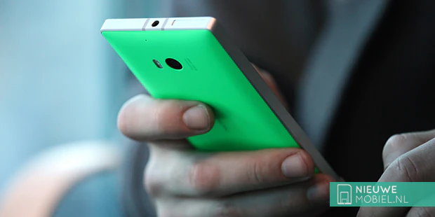 Nokia Lumia 930 green
