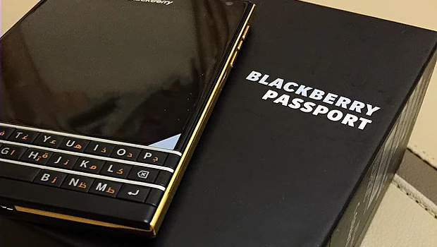 Goudkleurige BlackBerry Passport op komst