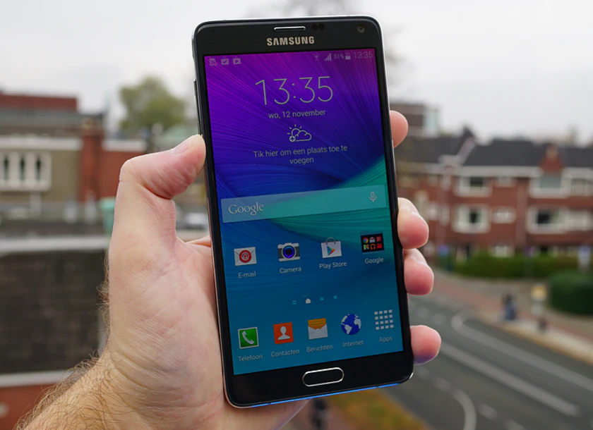 Samsung Galaxy Note 4 In Hands