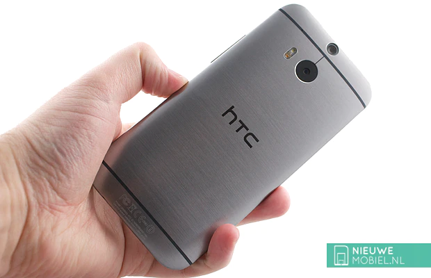 HTC One M8 rear hands on HTC One M8 rear hands on