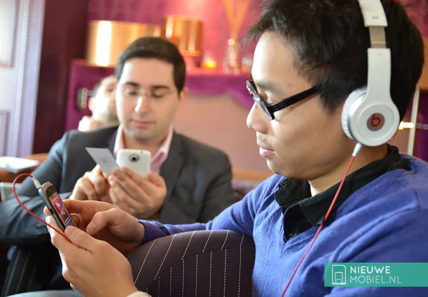 HTC broedt op muziektelefoon voor eerste helft 2014