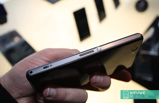 Sony Xperia Z1 Compact buttons