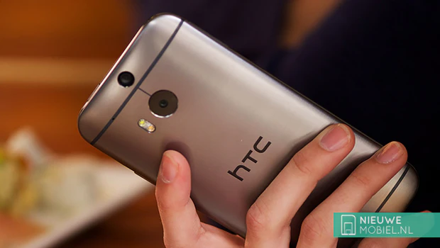 HTC One (M8) in hands