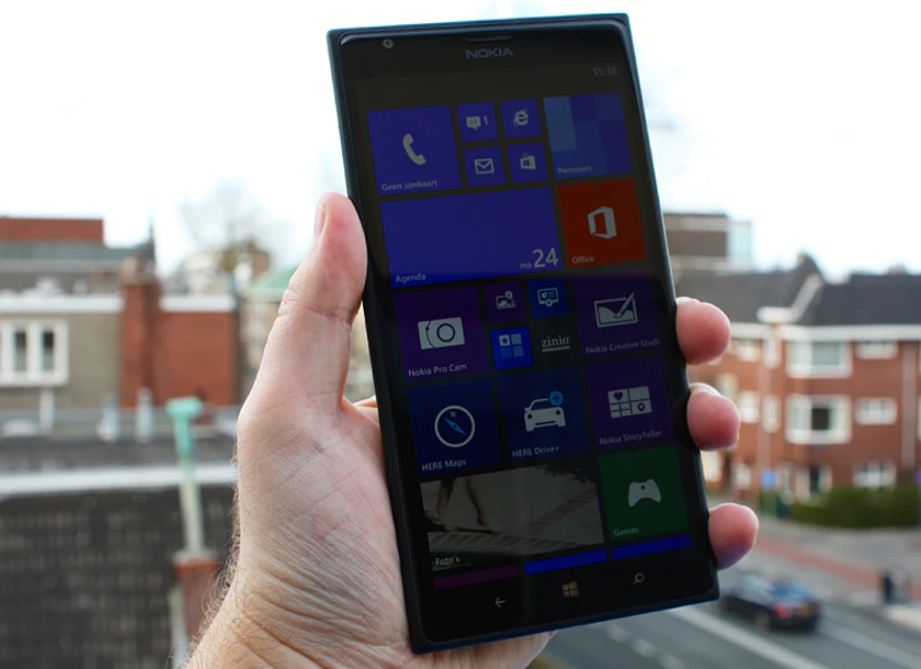 Nokia Lumia 1520 In Hands