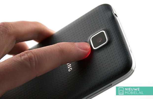 Samsung Galaxy S5 ISOCELL camera