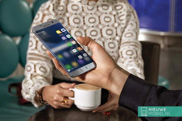 Samsung Galaxy S7 edge Samsung Galaxy S7 edge