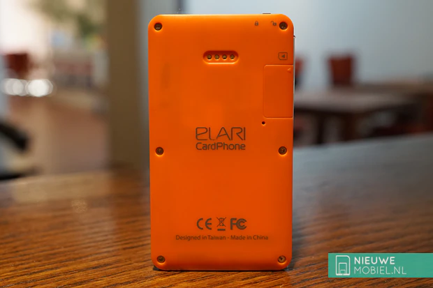 Elari CardPhone achterzijde Elari CardPhone achterkant