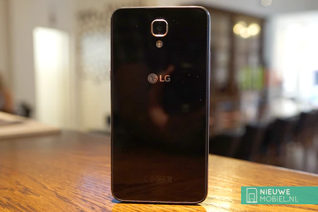 LG X screen achterkant LG X screen achterzijde