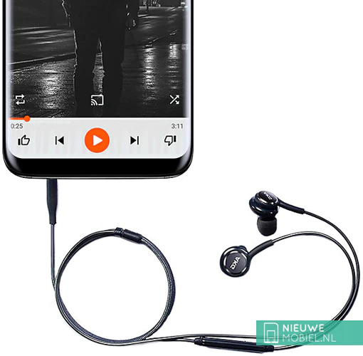 Samsung S8 with AKG headset
