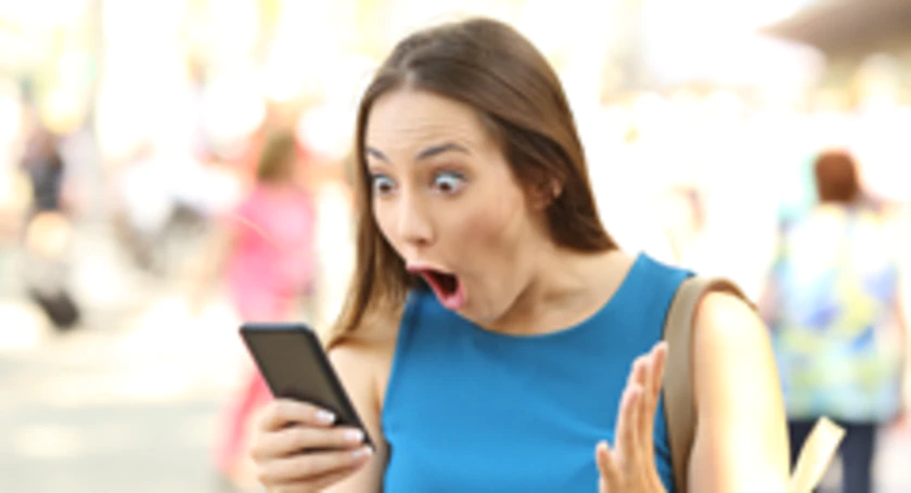 Woman phone omg