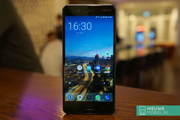 Nokia 8 voorkant Nokia 8 voorzijde