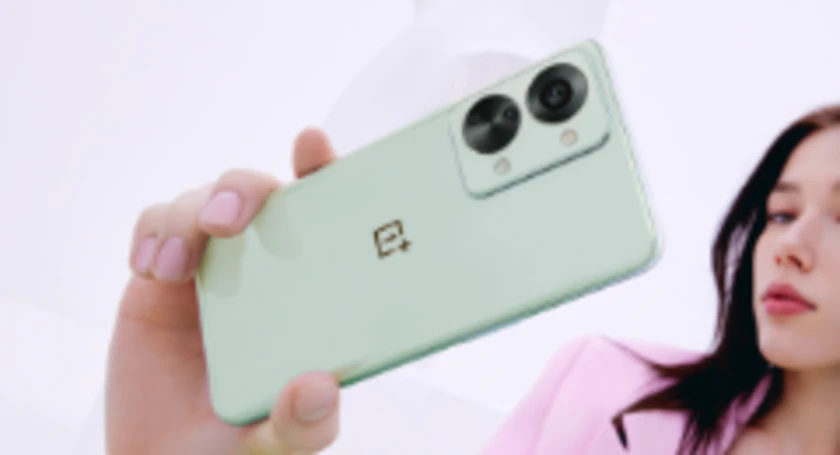 Oneplus nord 2t 5g selfie woman