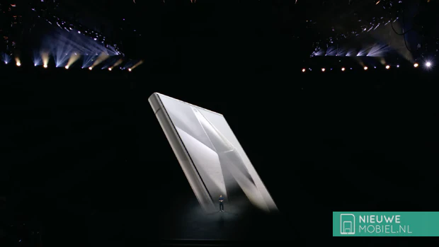 Samsung Galaxy S24 Ultra front panel featuring Gorilla Glass Armor