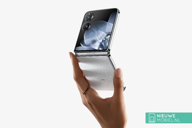 Xiaomi Mix Flip Hands-on Picture