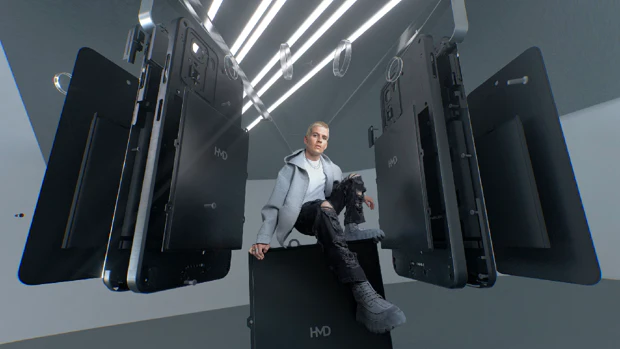 HMD Fusion Black inside