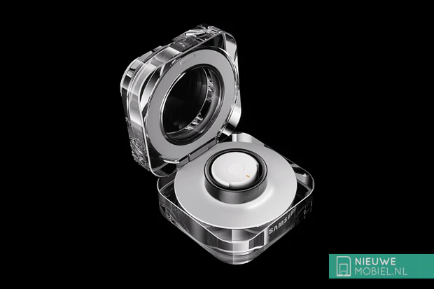 Samsung Galaxy Ring in Charging Cradle