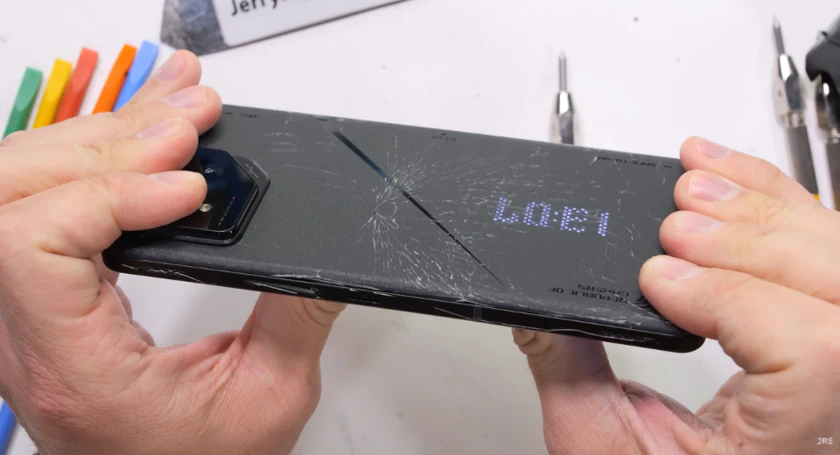 Asus rog phone 8 pro bend test jerryrigeverything