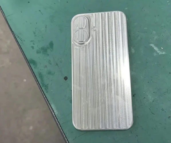 Maqueta CNC del iPhone 16 Maqueta CNC del iPhone 16