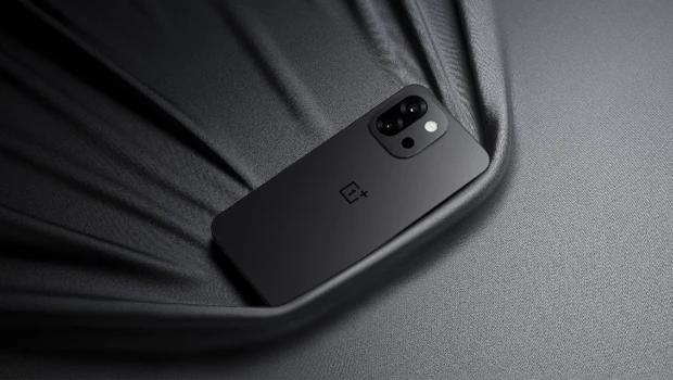 OnePlus 13T in Black OnePlus 13T in Black
