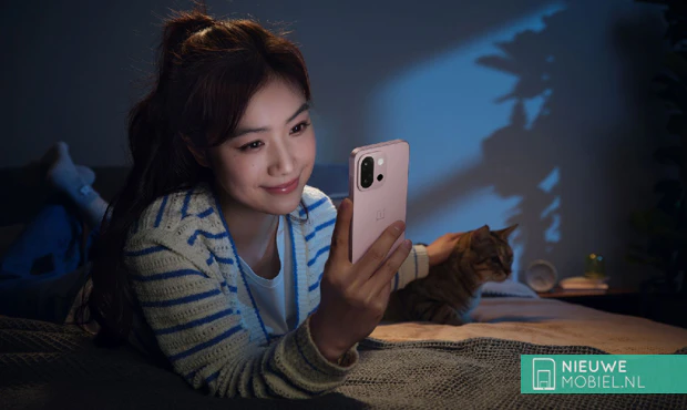 OnePlus 13T in pink Hands On