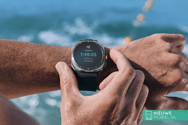 Demonstration of the Quick Button on the Samsung Galaxy Watch Ultra