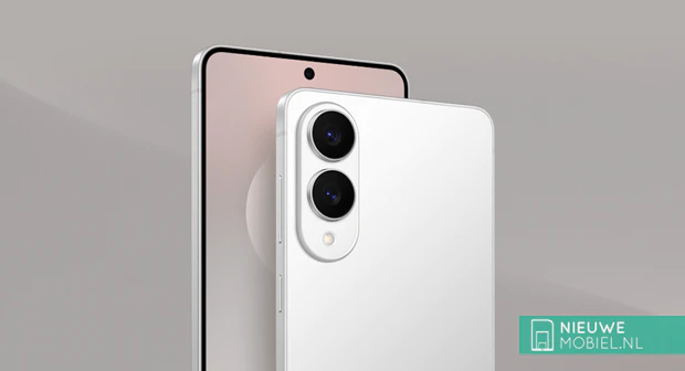 Samsung Galaxy S25 Edge On Display