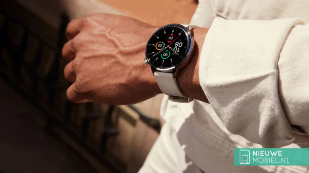 OnePlus Watch 3 43mm On Wrist Lifestyle