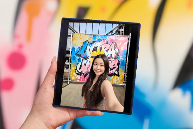 Samsung Galaxy Z Fold 7 used as camera