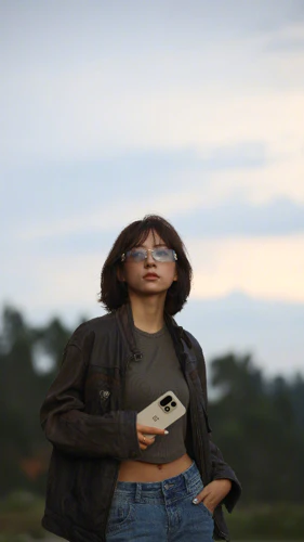 OnePlus 15 Sand Storm via TechKard