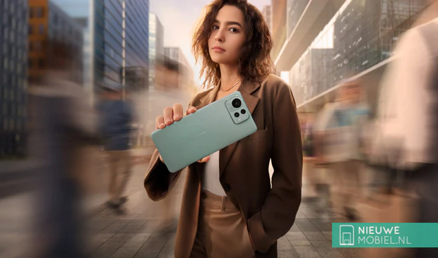 Asus Zenfone 12 Ultra in Sage Green