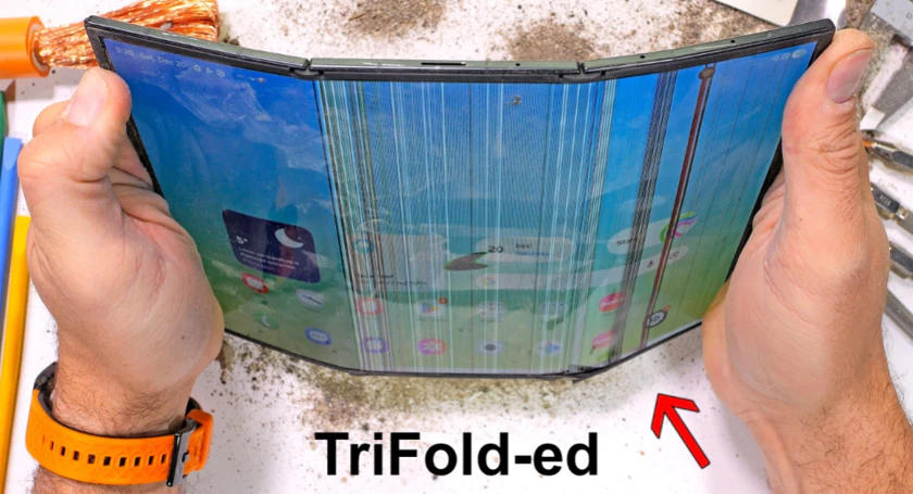 Samsung galaxy z trifold fails bendtest jerryrigeverything