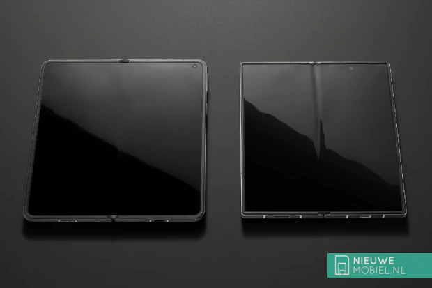 Oppo Find N5 has minimal screen crease compared to Samsung Galaxy Z Fold 6