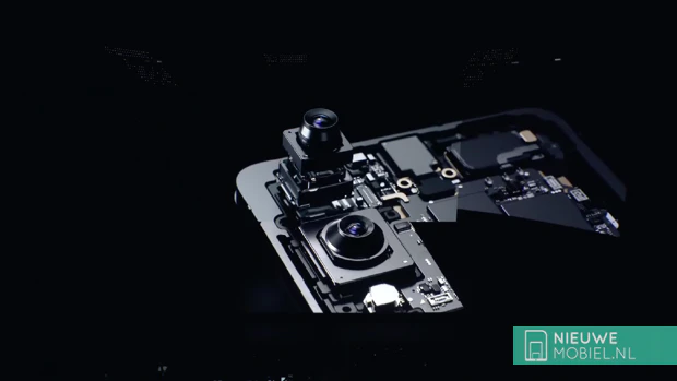 Samsung Galaxy S25 Edge with two camera modules