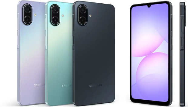 Voorkant en achterkant Samsung Galaxy A07 5G in paars, groen en zwart Voorkant en achterkant Samsung Galaxy A07 5G in paars, groen en zwart