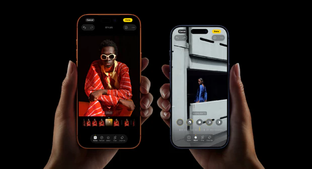 Formaatvergelijking beeldscherm iPhone 17 en grotere iPhone 17 Pro Max naast elkaar