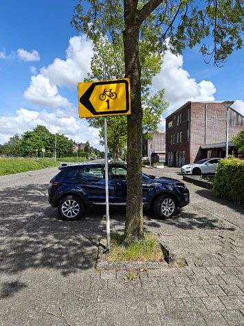 Voorbeeld camerafoto Oppo Find N6 - verkeersbord Voorbeeld camerafoto Oppo Find N6 - verkeersbord