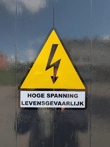 Voorbeeld camerafoto Google Pixel 10 Pro - hoogspanningsgevaar